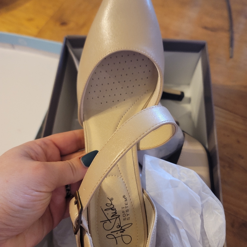 Life Stride Kamala pumps sz 8